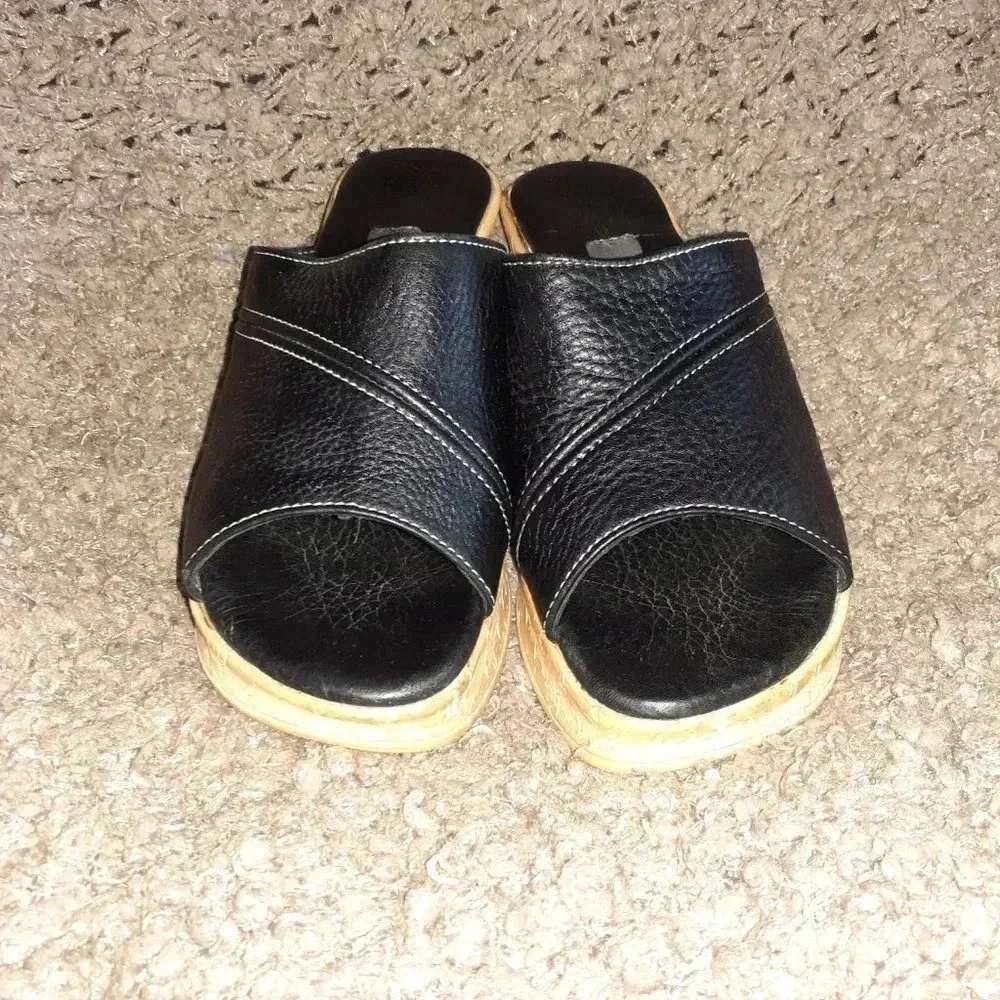 ROOTS Canada-Black Tribe Leather Slides
